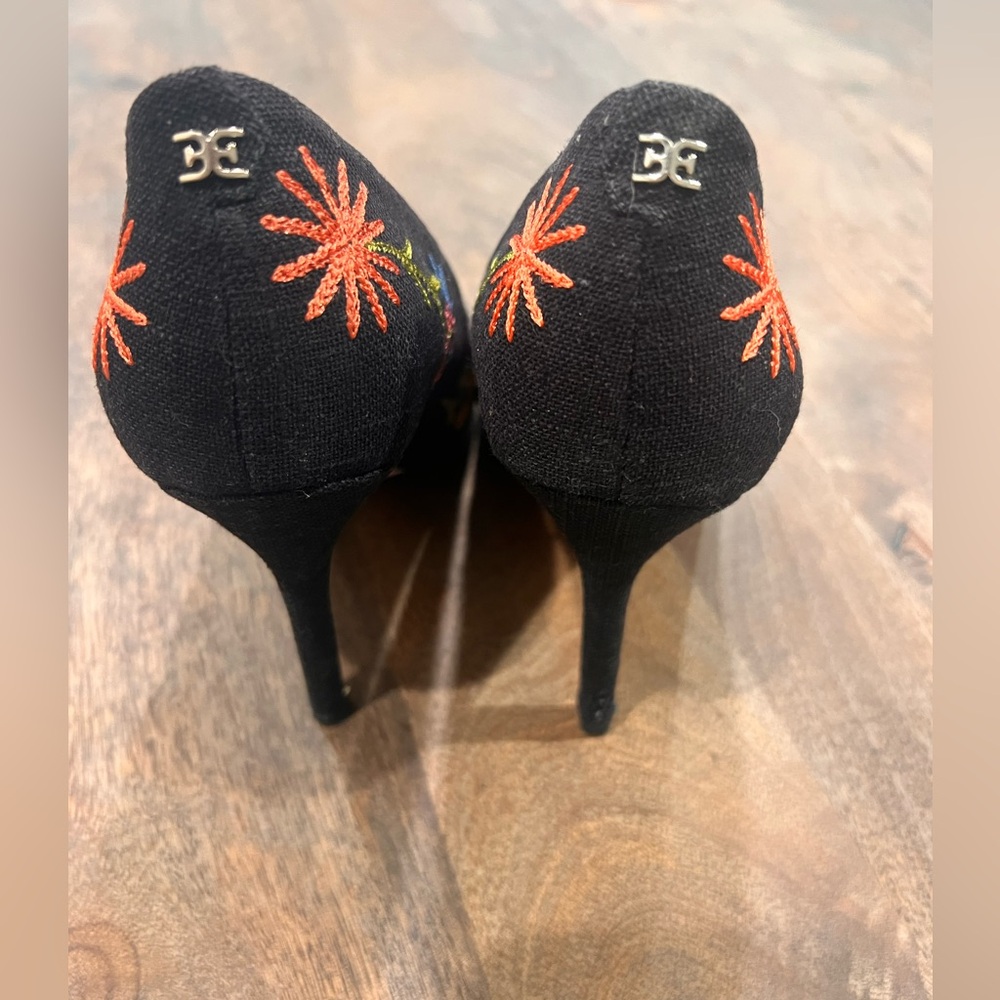 Sam Edelman Black Floral Embroidered Heels Size 7 - Picture 2 of 6